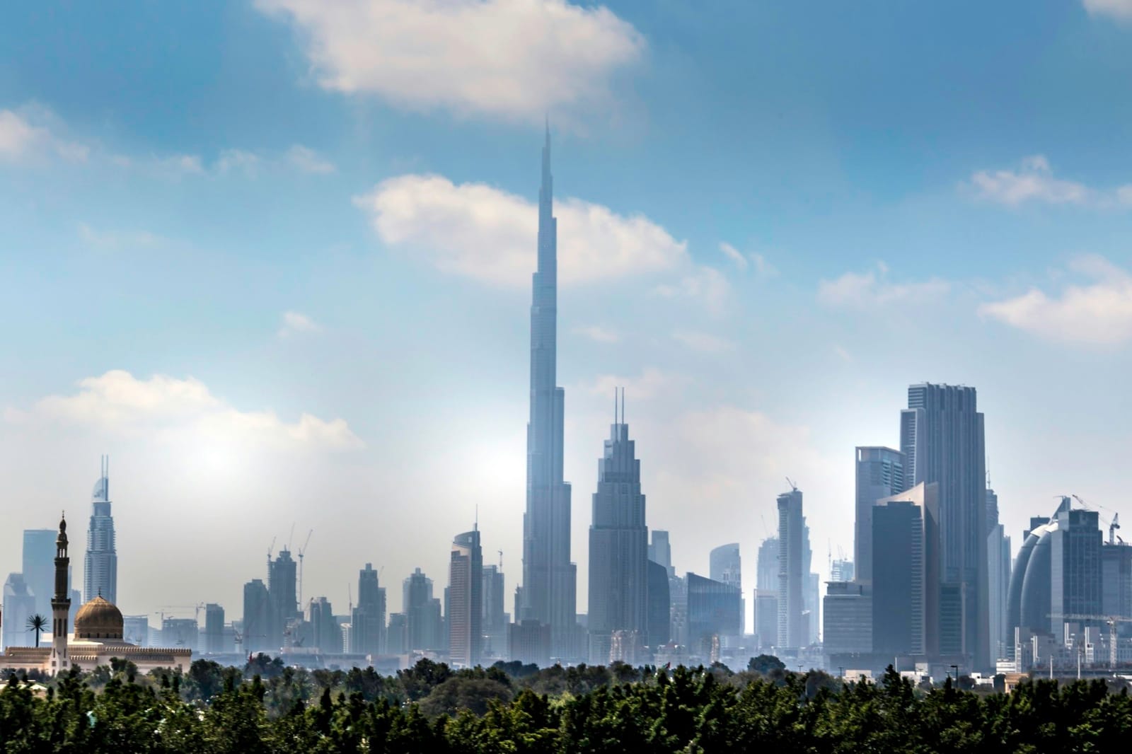 Dubai vs Abu Dhabi: Which UAE City Is Right for Your Luxury Trip?