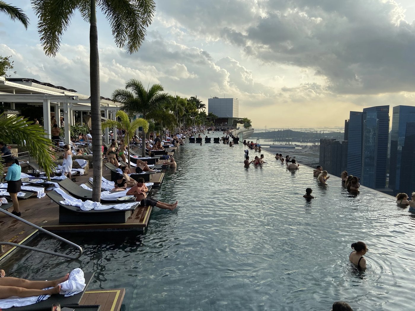 What to Wear in Singapore in April (Plus the Packing List)